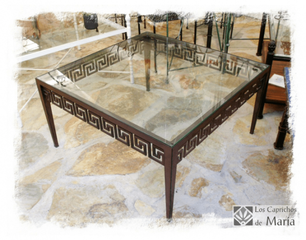 Mesa de Forja con decoración de Greca. LOSCAPRICHOSDEMARIA.COM