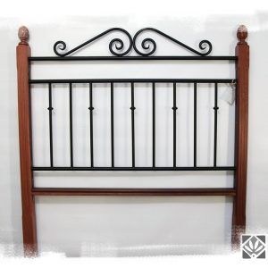 Cabecero de Forja con los balaustres de madera. LOSCAPRICHOSDEMARIA.COM