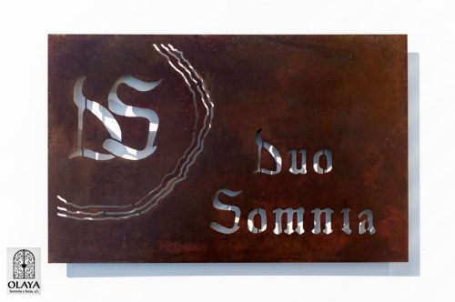Rotulo en acero corten LOSCAPRICHOSDEMARI.COM