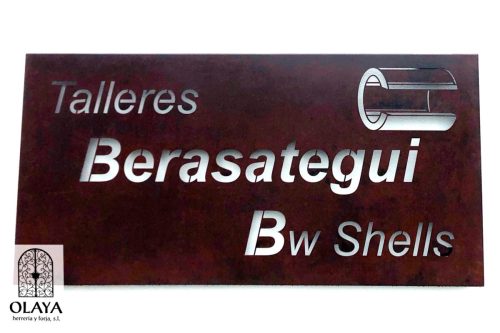Rotulo en acero corten LOSCAPRICHOSDEMARI.COM